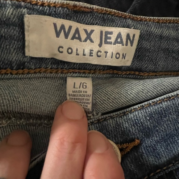 Wax Jeans Distressed Jean shorts (Size L) - Picture 3 of 6